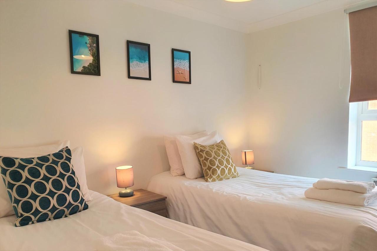 The Belmont, Old Town Apartment *