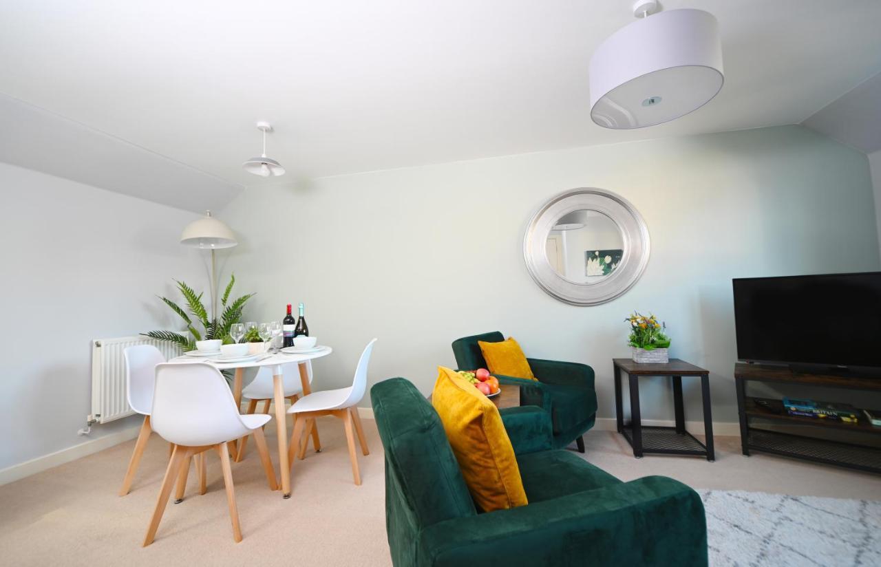 Ideal Coach House Apartment *