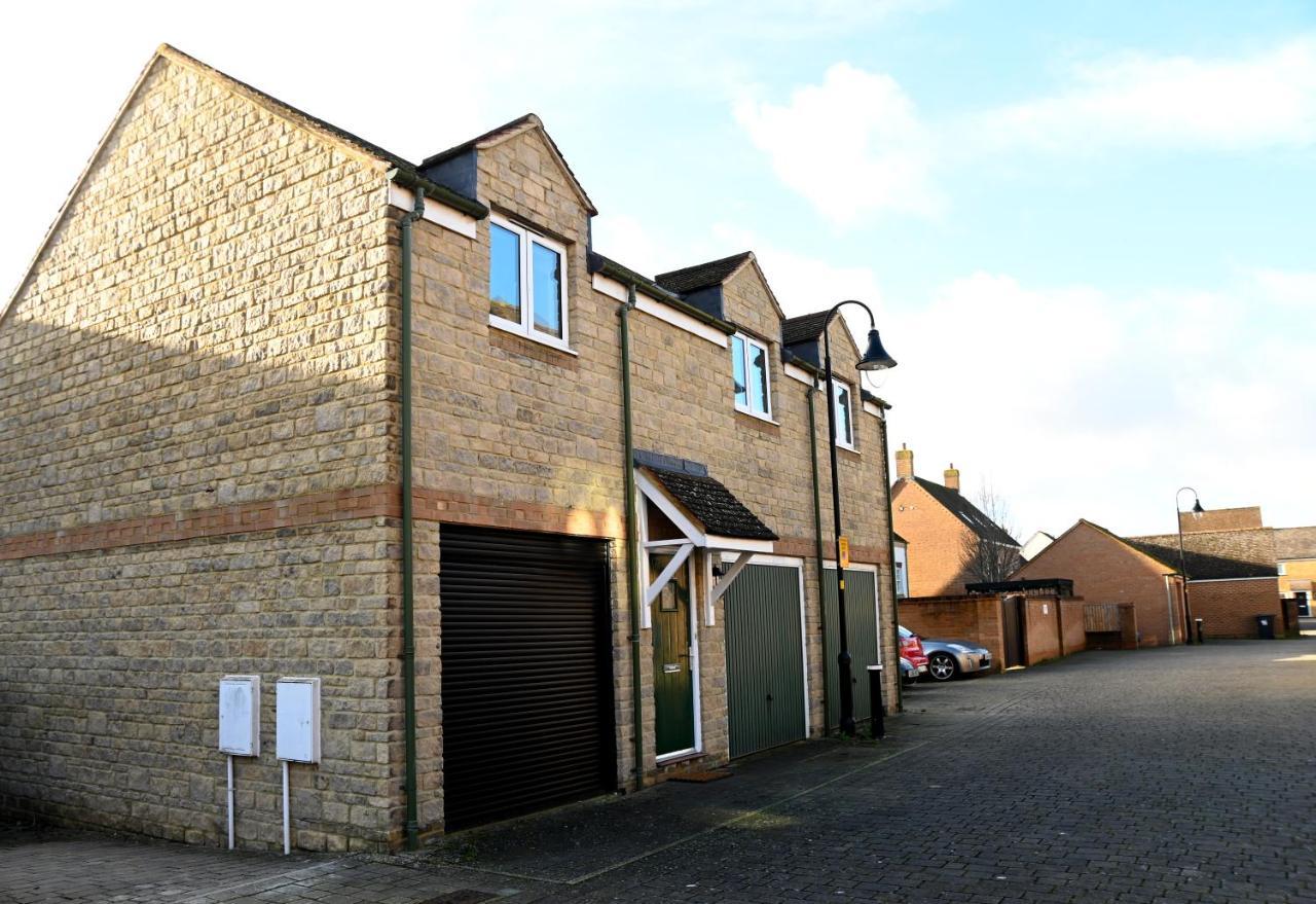 Ideal Coach House Apartment *