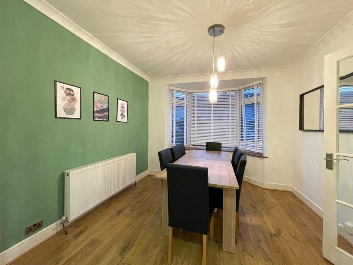 Shrivenham - Spacious Home, High Speed Wi-fi, Free Parking, Garden *