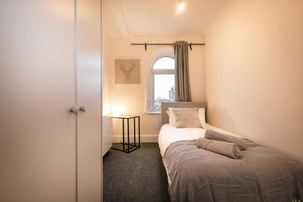 Apartment Cozy Two Bed Flat With Parking *