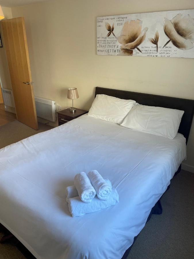 The Paramount By Swa * Swindon