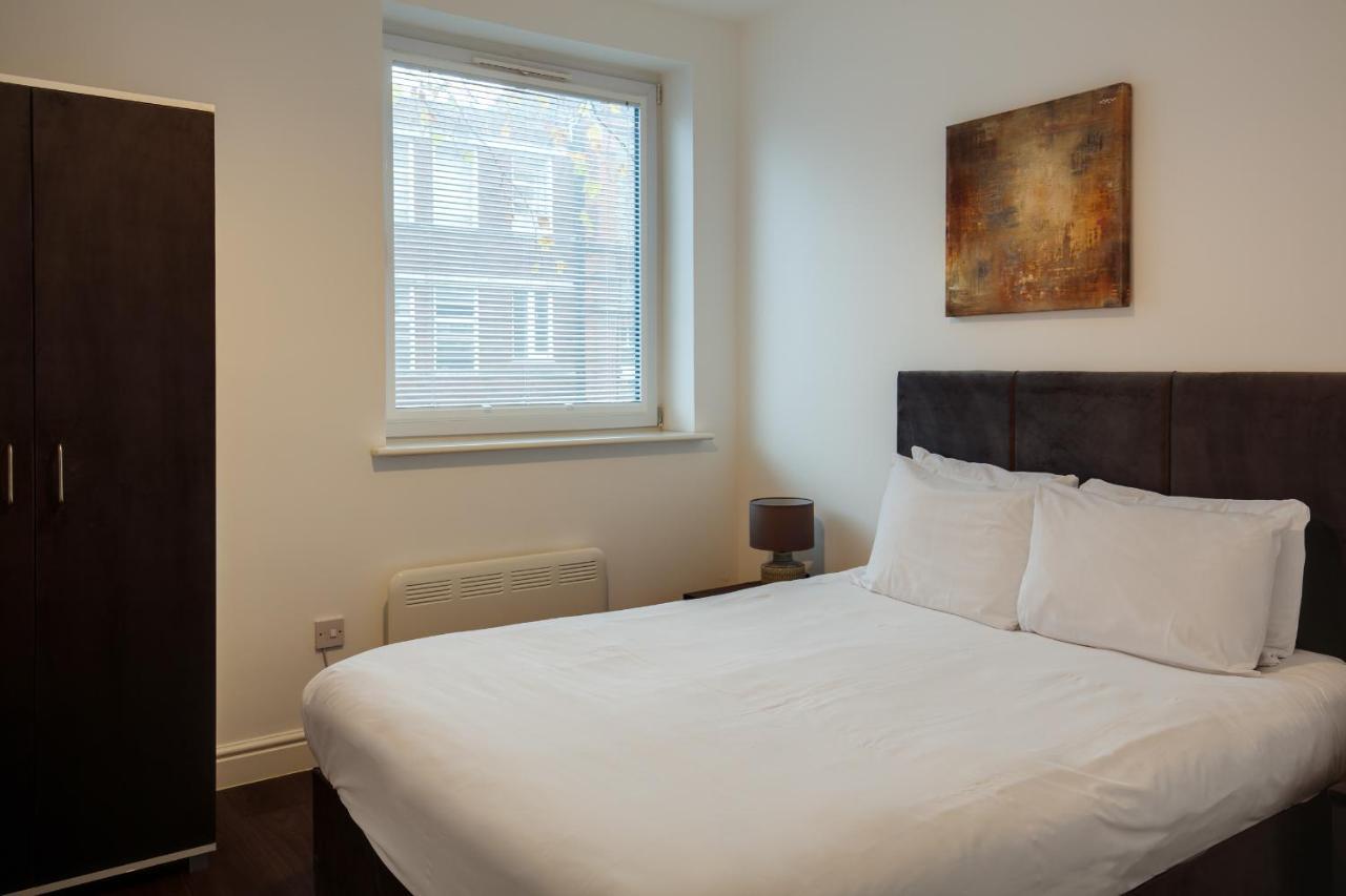 Charles Hope Apartment *