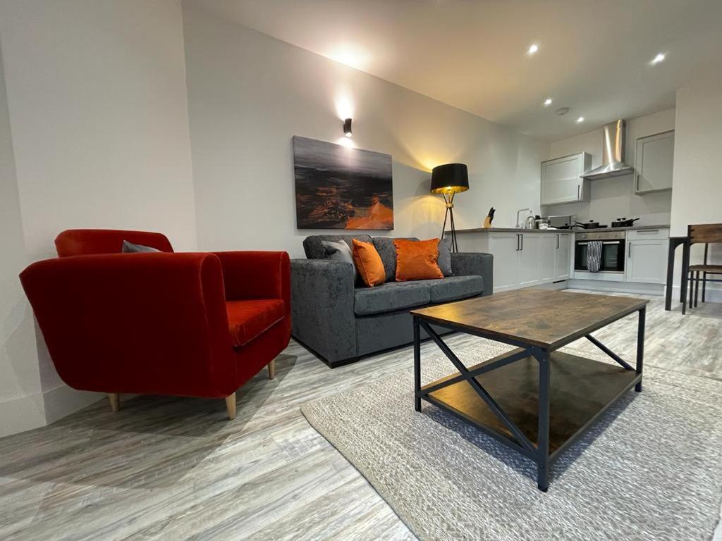 Kingsbridge Point - Cosy One Bed Near Town Centre,