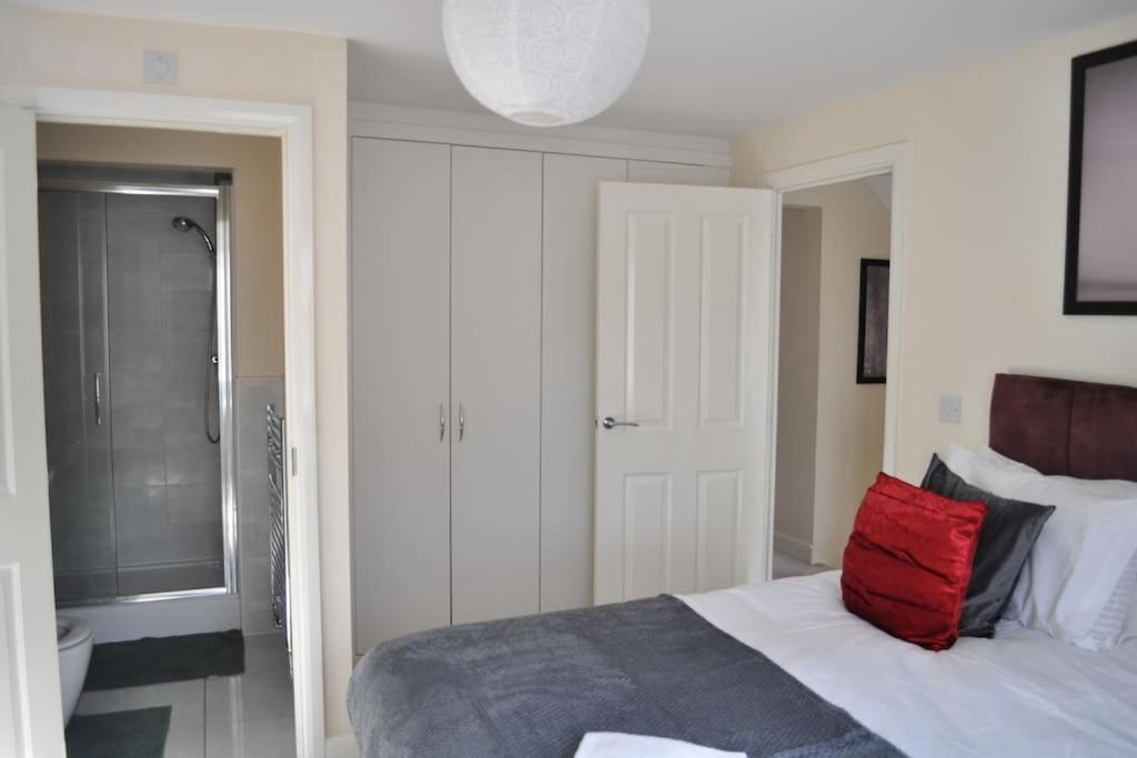 Holiday home Beaney View House - Modern, Comfortable Spacious 4 Bedrooms Ensuites House With Free Wifi And Parkings