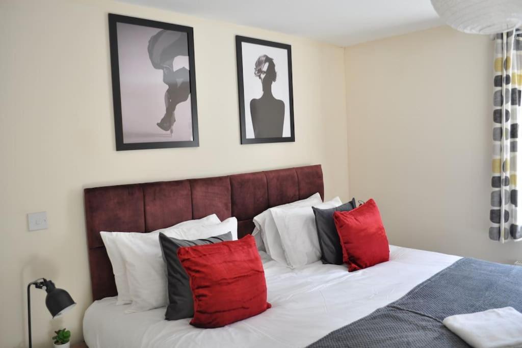 Beaney View House - Modern, Comfortable Spacious 4 Bedrooms Ensuites House With Free Wifi And Parkings *