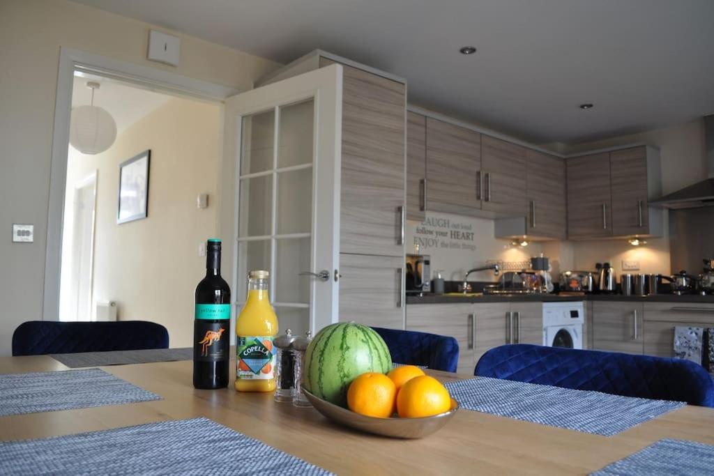 Holiday home Beaney View House - Modern, Comfortable Spacious 4 Bedrooms Ensuites House With Free Wifi And Parkings Swindon