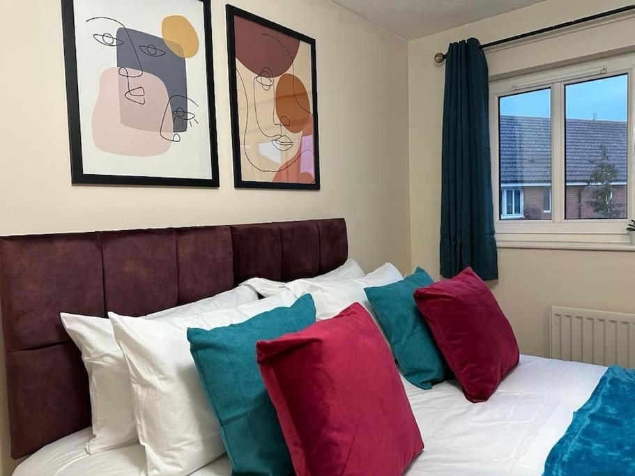 Bilborough House - Cosy Place Suitable For Families And Business Travellers Furnitures, Free Wifi And Free Parking Casa de férias