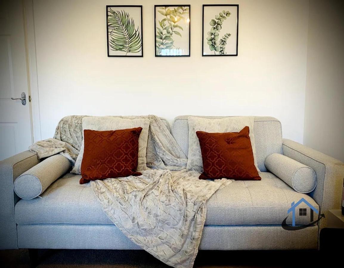 Davies House - Modern King Beds, Free Parking, Wifi, Contractors. Nhà nghỉ
