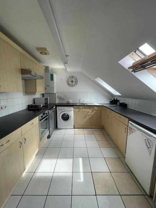 Apartment City Center 2bed With Parking And Wifi