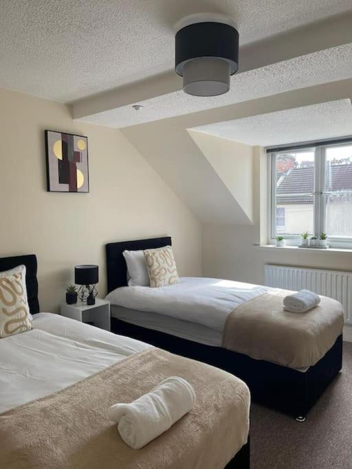 Apartment City Center 2bed With Parking And Wifi *