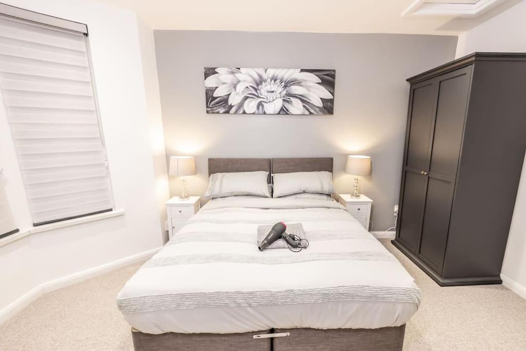 Executive Free On-site Parking, 2 En-suites, Sleeps 4, Apartment