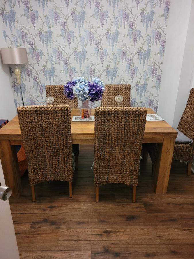 Siobhan's Abode 2 Deluxe Doubles N Large Single No Pets