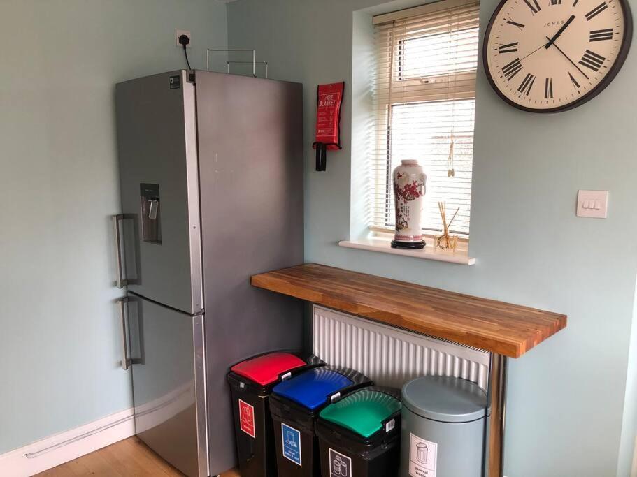 Edinburgh Street - Beautiful House With Free Parking And Wifi, Equipped With Comfy Furnitures