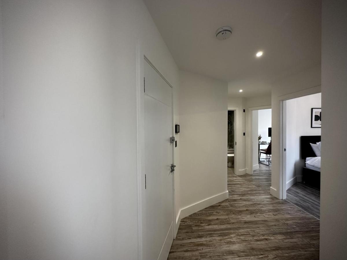 Stylish 2 Bed Apartment Swindon