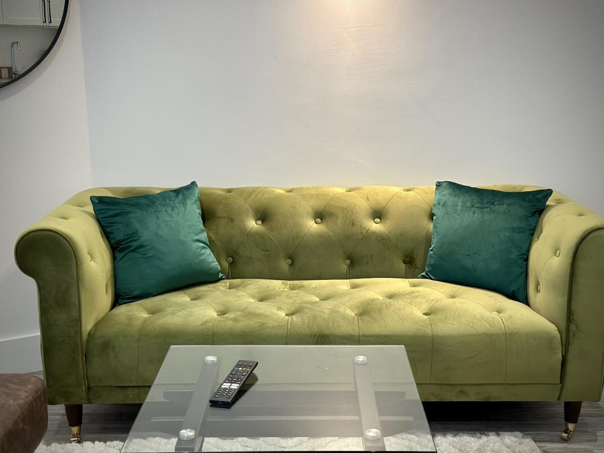 Stylish 2 Bed Apartment *