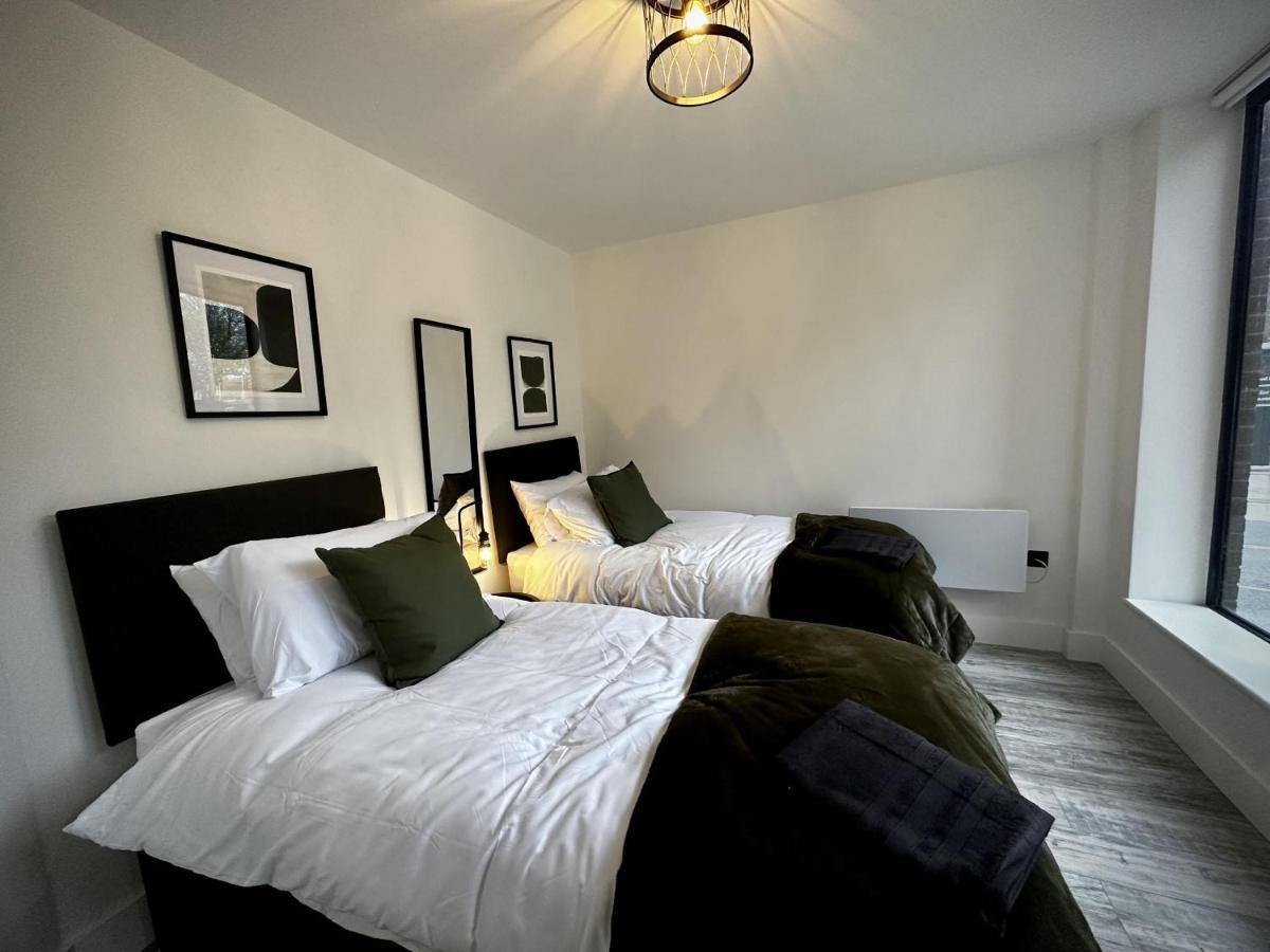 Stylish 2 Bed Apartment Swindon