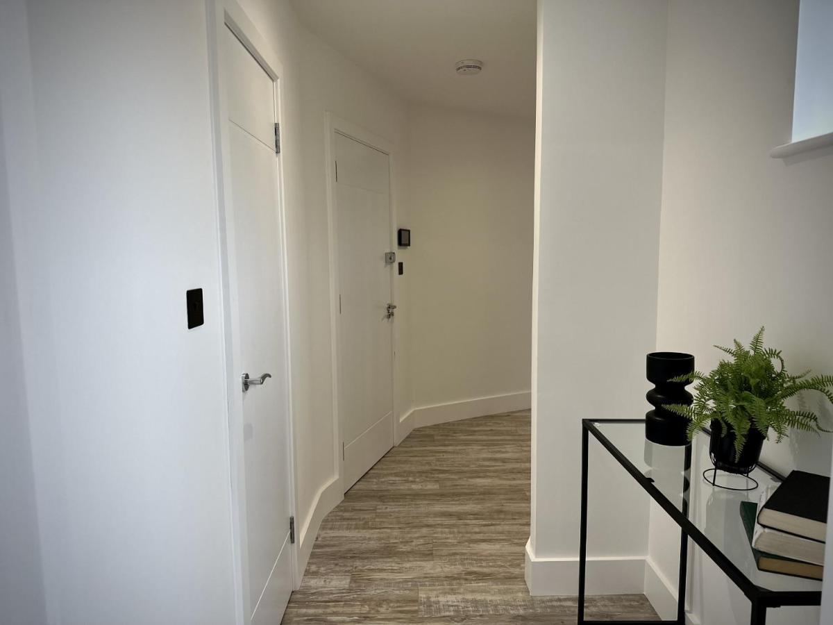 Stylish 2 Bed Swindon