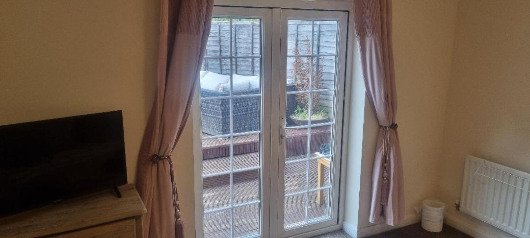 6 Deluxe Doubles 2 With En In Large House - No Pets *