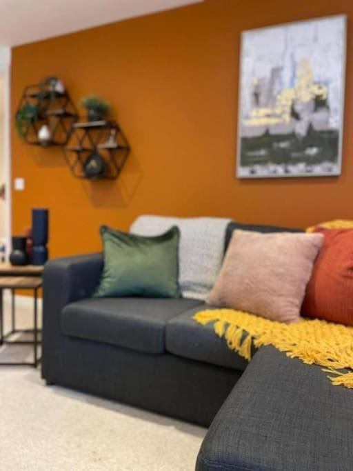 Paramount Living 105 Apartment *