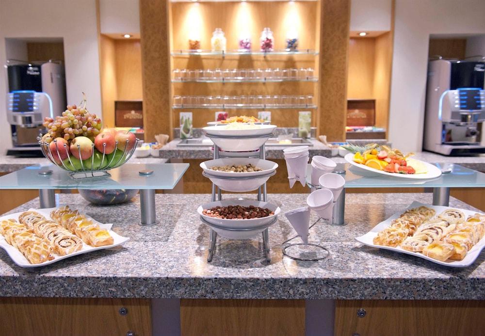 Alexandra House Hotel 4*
