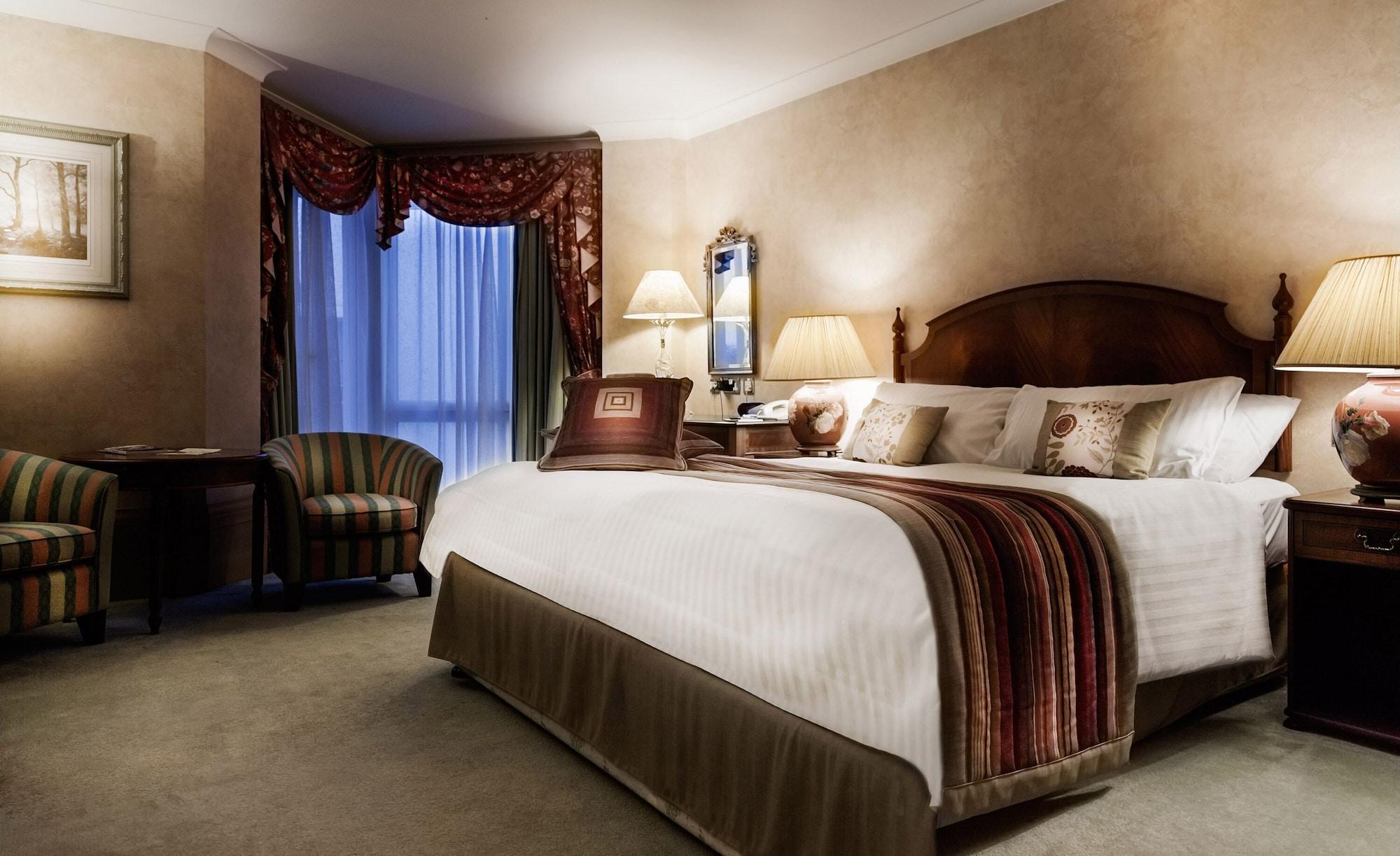 Blunsdon House Hotel, Bw Premier Collection Hotel 4*
