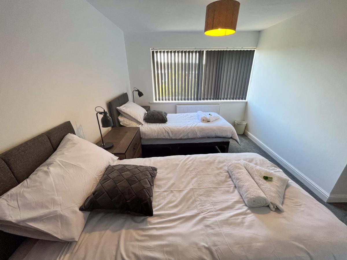 The Quiet Sanctuary - 4 Bedroom Holiday home Swindon