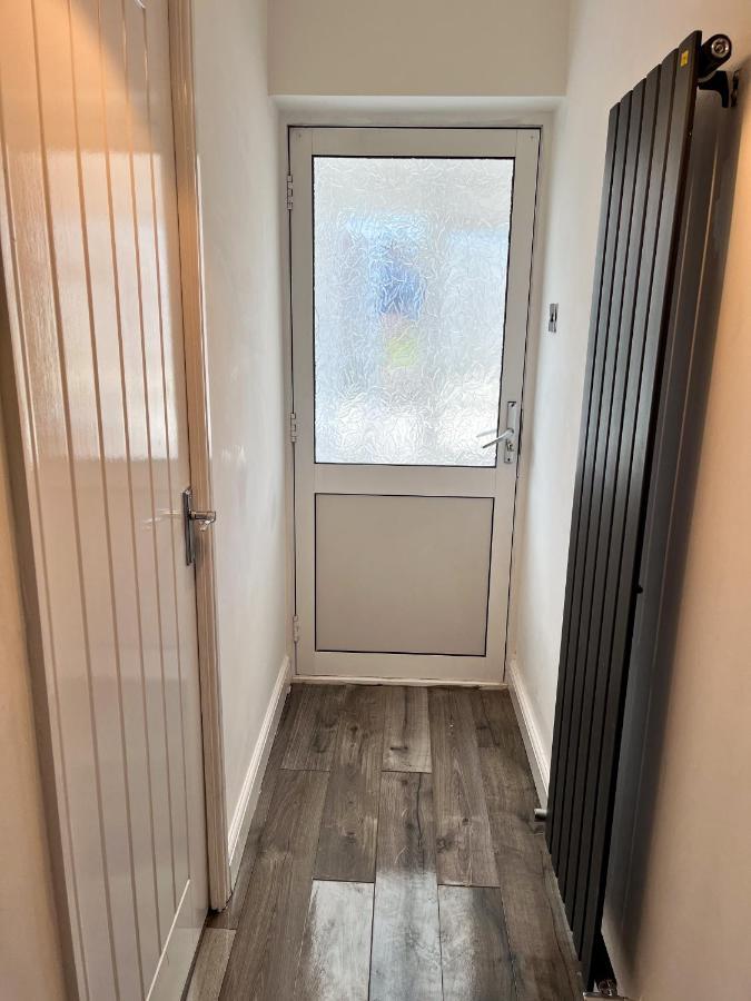 The Quiet Sanctuary - 4 Bedroom * Swindon