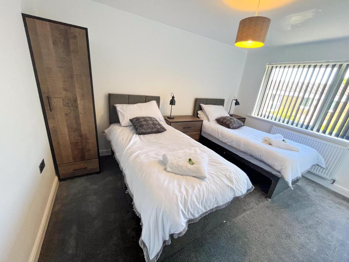 The Quiet Sanctuary - 4 Bedroom Swindon