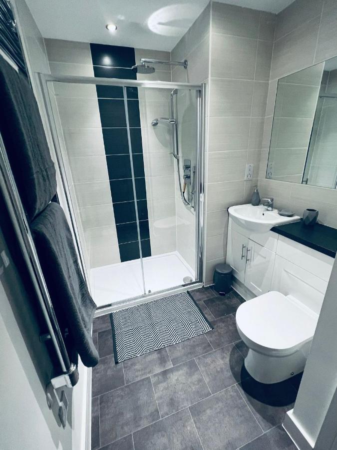 Burkhardt Hall- Parking Included- Sleeps 4