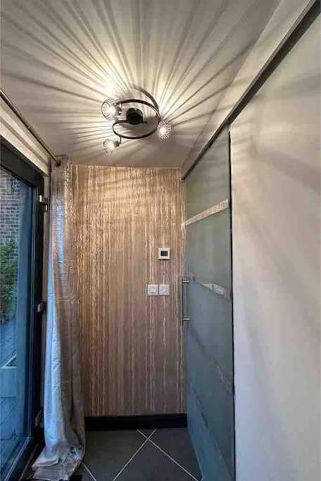 Modern In Peaceful Area * Swindon