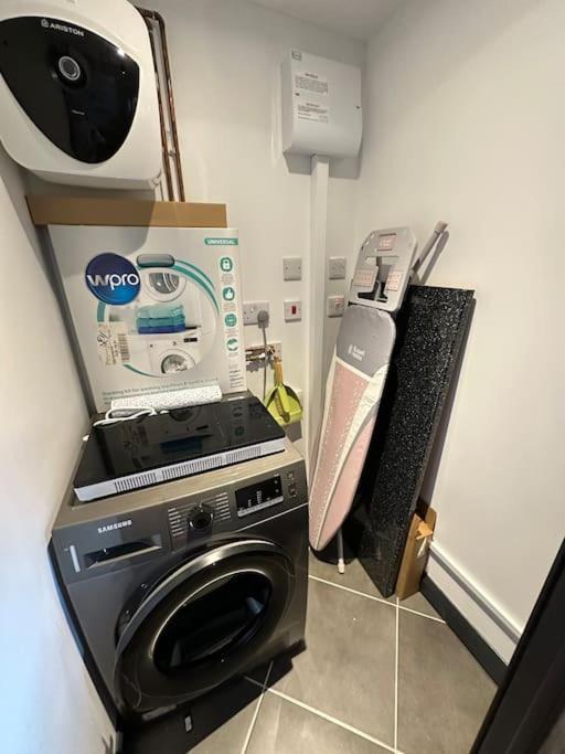 Modern In Peaceful Area * Swindon