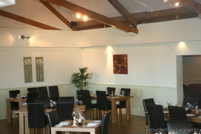 Hotel South Marston And Leisure Club 3*