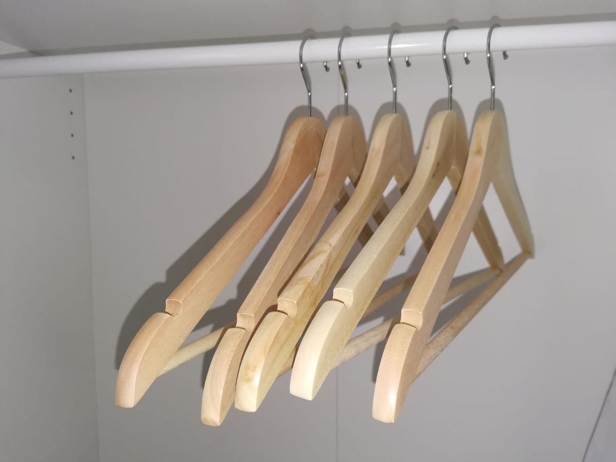 Amber Apartments, Free Parking, 3 Bedrooms, Sleeps 5, 1 En-suite 1 Bath/shower Apartment
