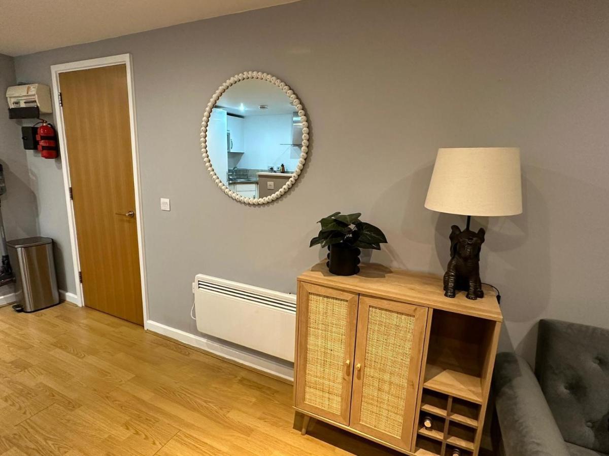 Modern Centre In Apartment *