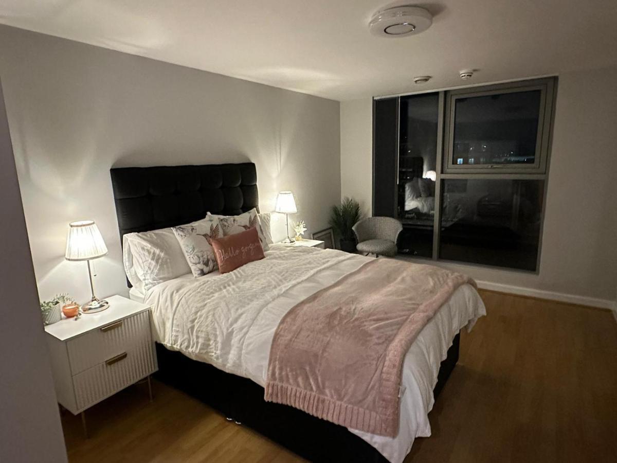 Modern Centre In Apartment *