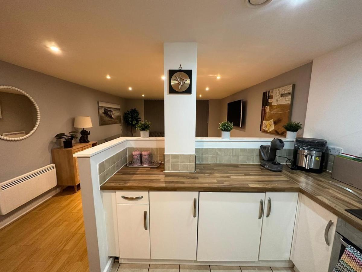 Modern Centre In Apartment Swindon