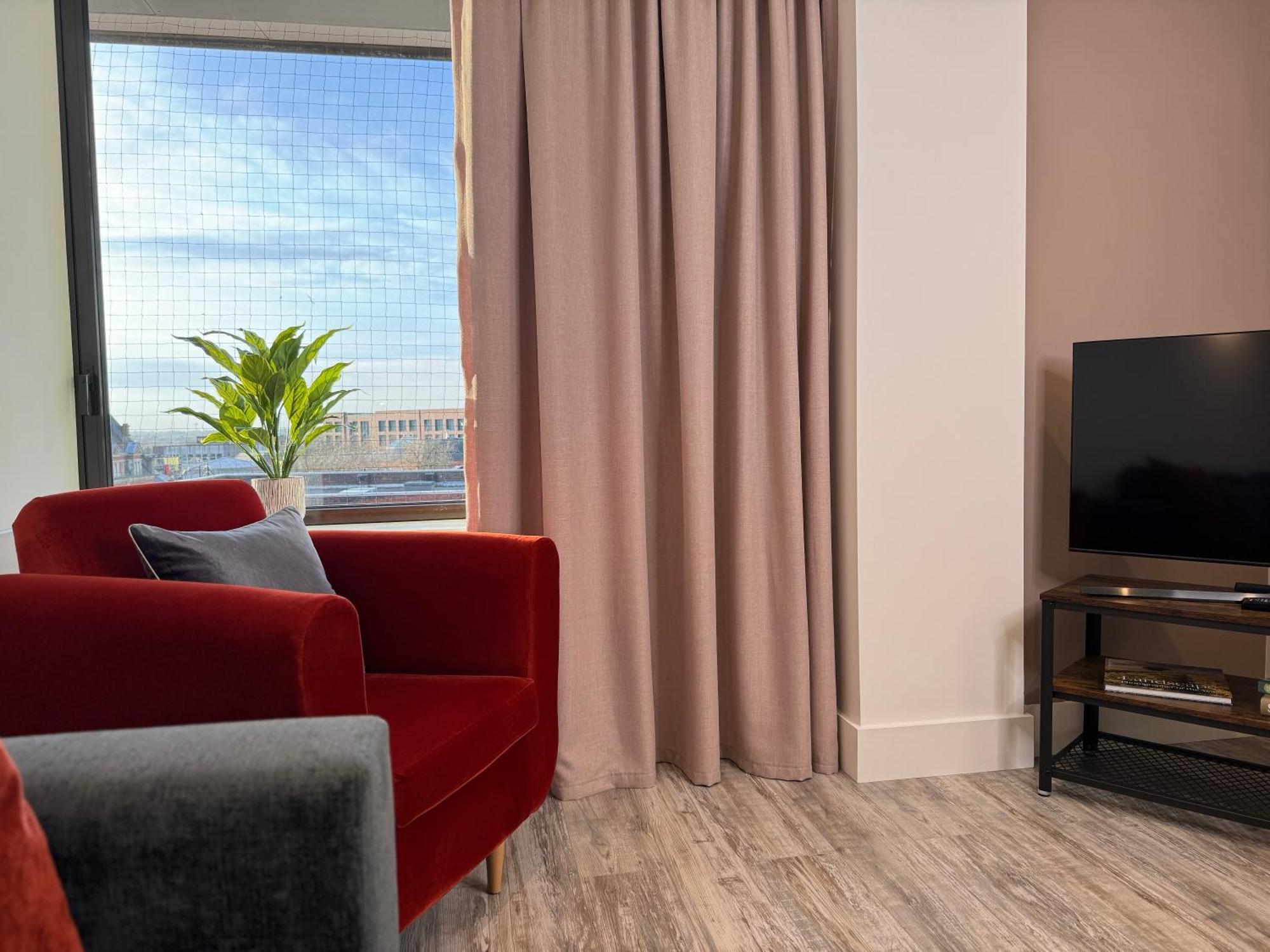 Elegant One Bedroom Apartment *
