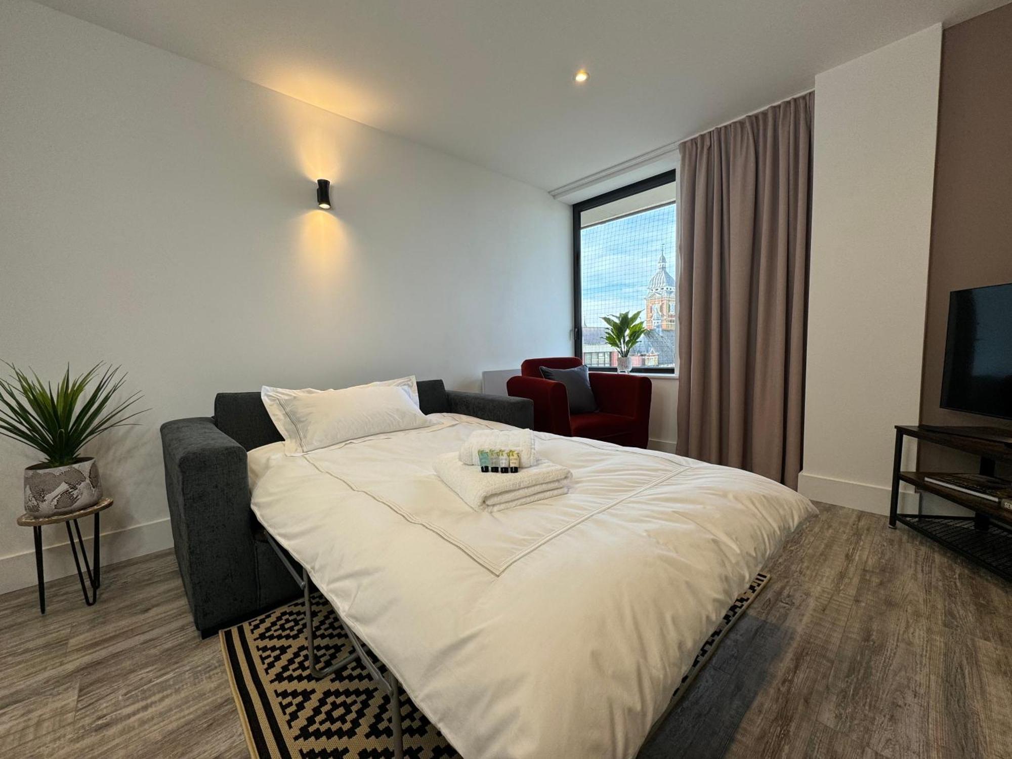 Elegant One Bedroom Swindon