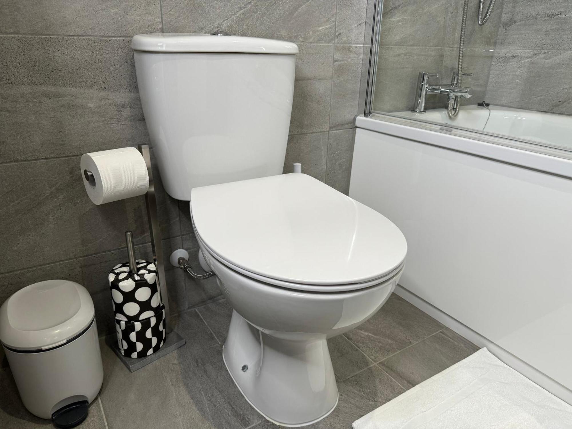 Elegant One Bedroom * Swindon