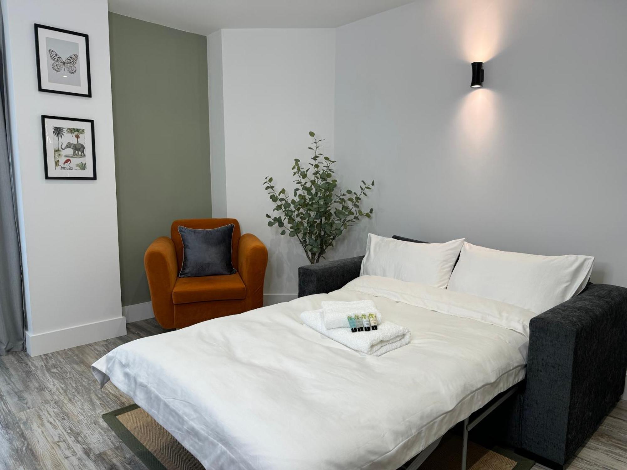Modern One-bedroom * Swindon