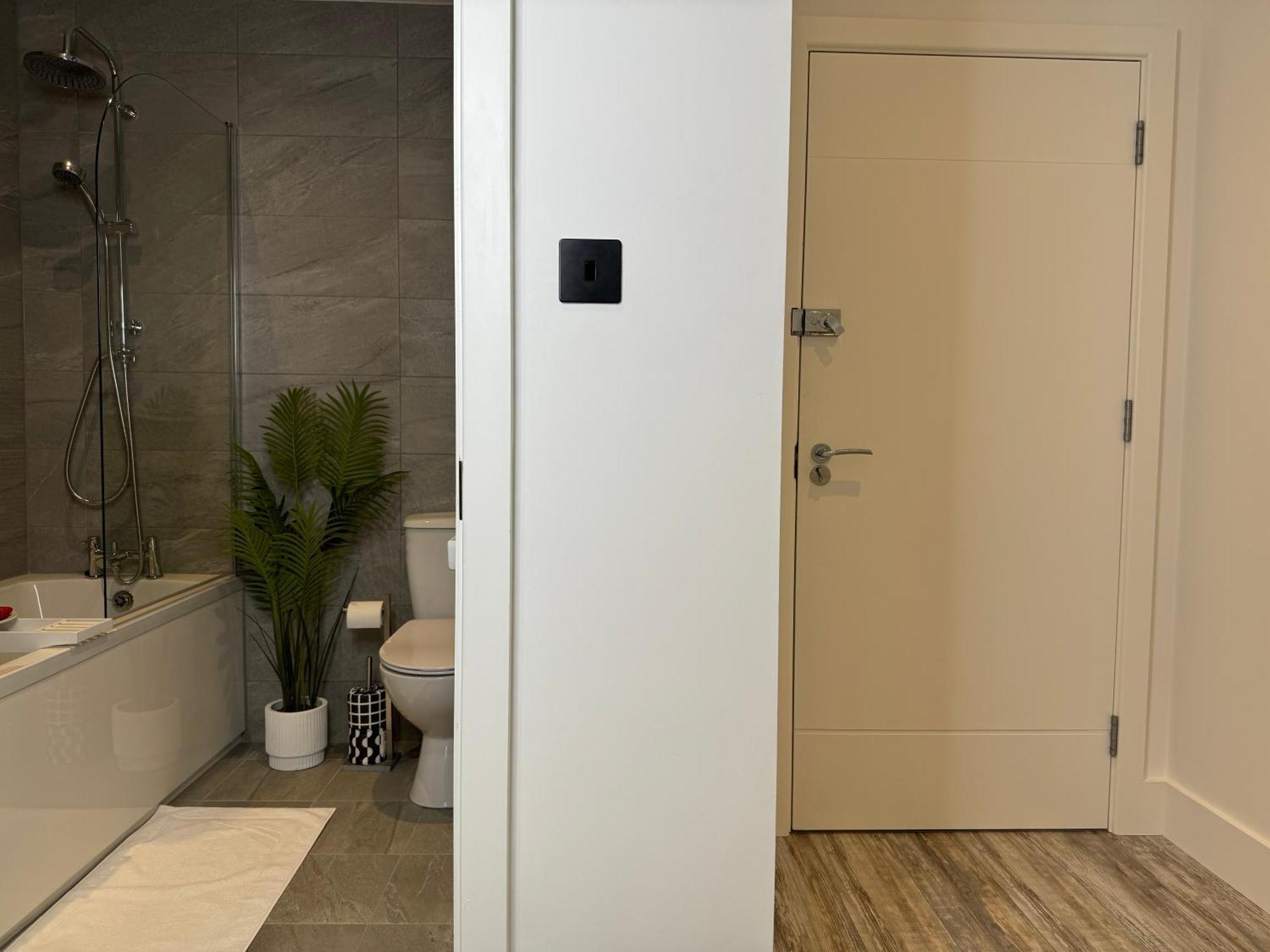 Modern One-bedroom Apartment Swindon