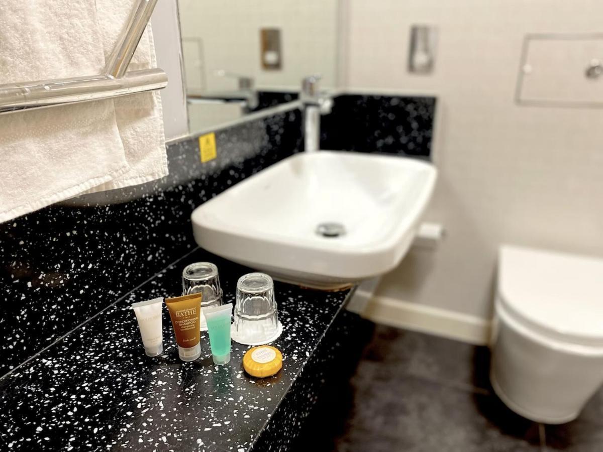 The Wiltshire Hotel, Golf And Leisure
