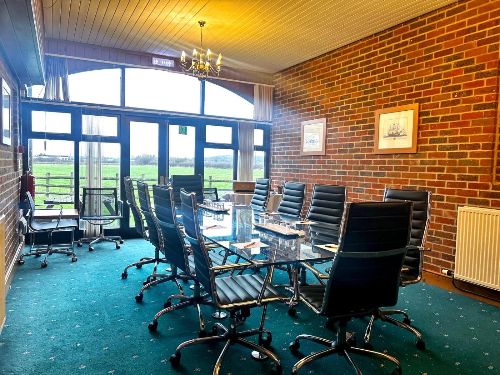 Hotel Marsh Farm 3*