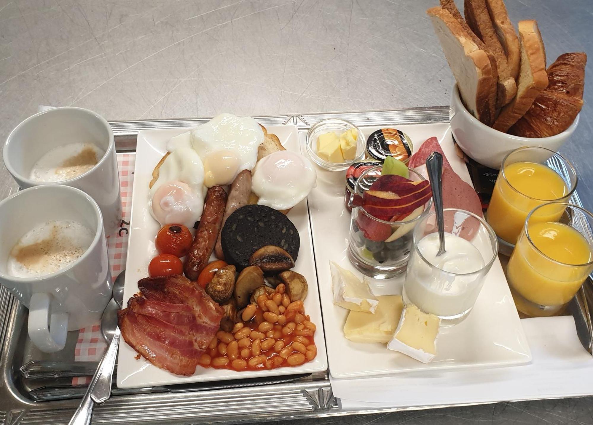 Schoolhouse Restaurant And 3* Swindon