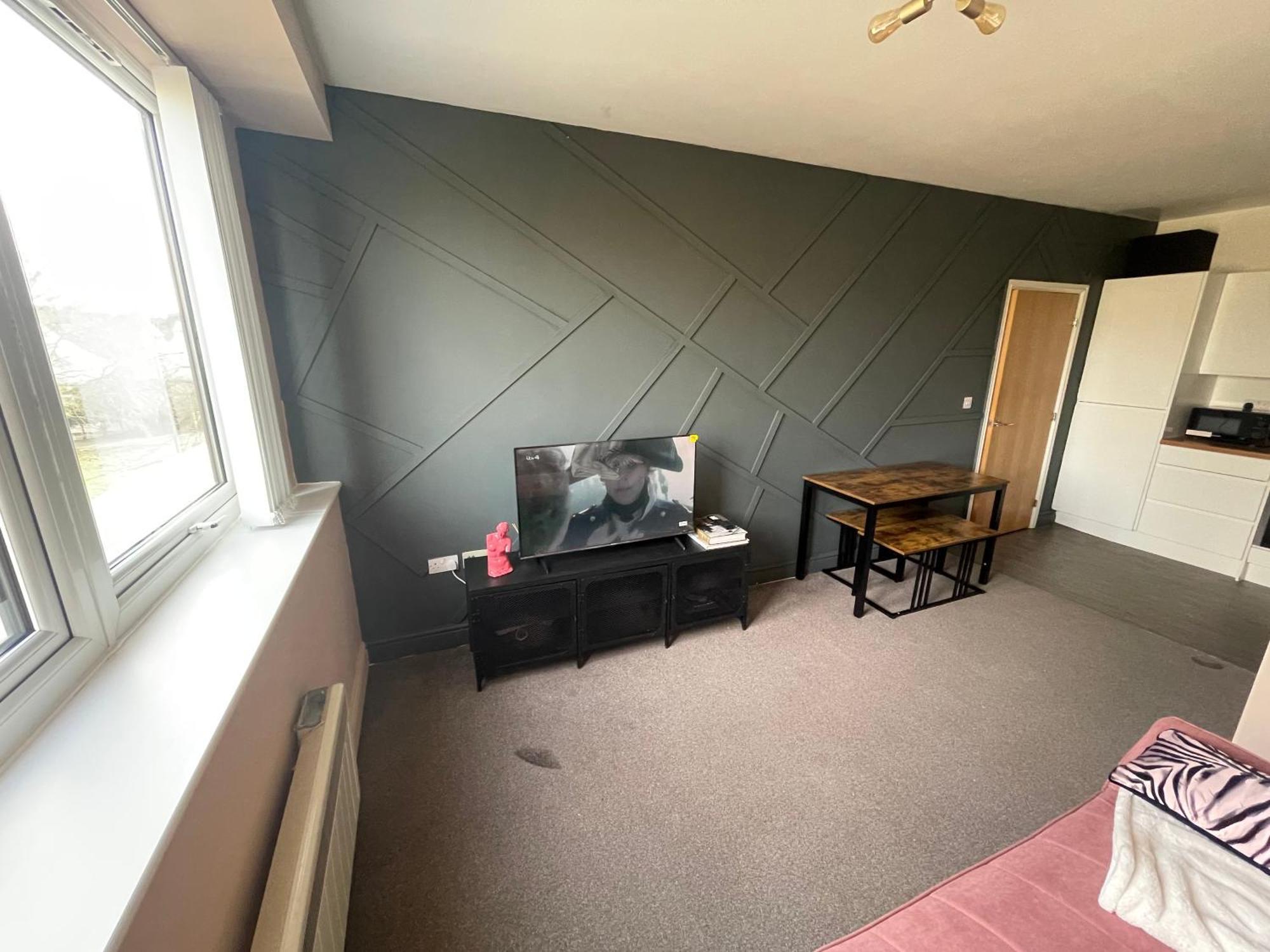 Electra House Apartment Swindon