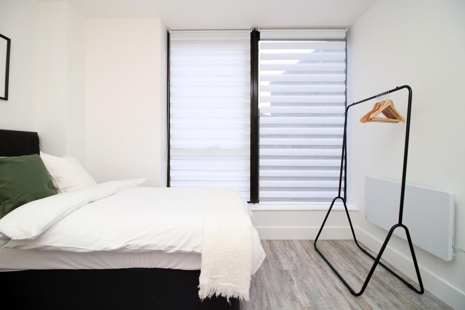 Cohost Partners | And Contemporary 2br Apartment Swindon
