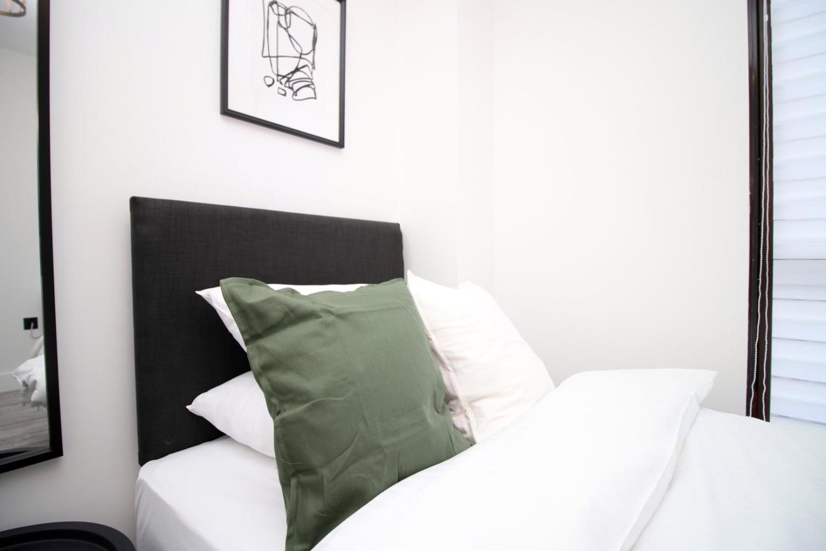Cohost Partners | And Contemporary 2br Apartment