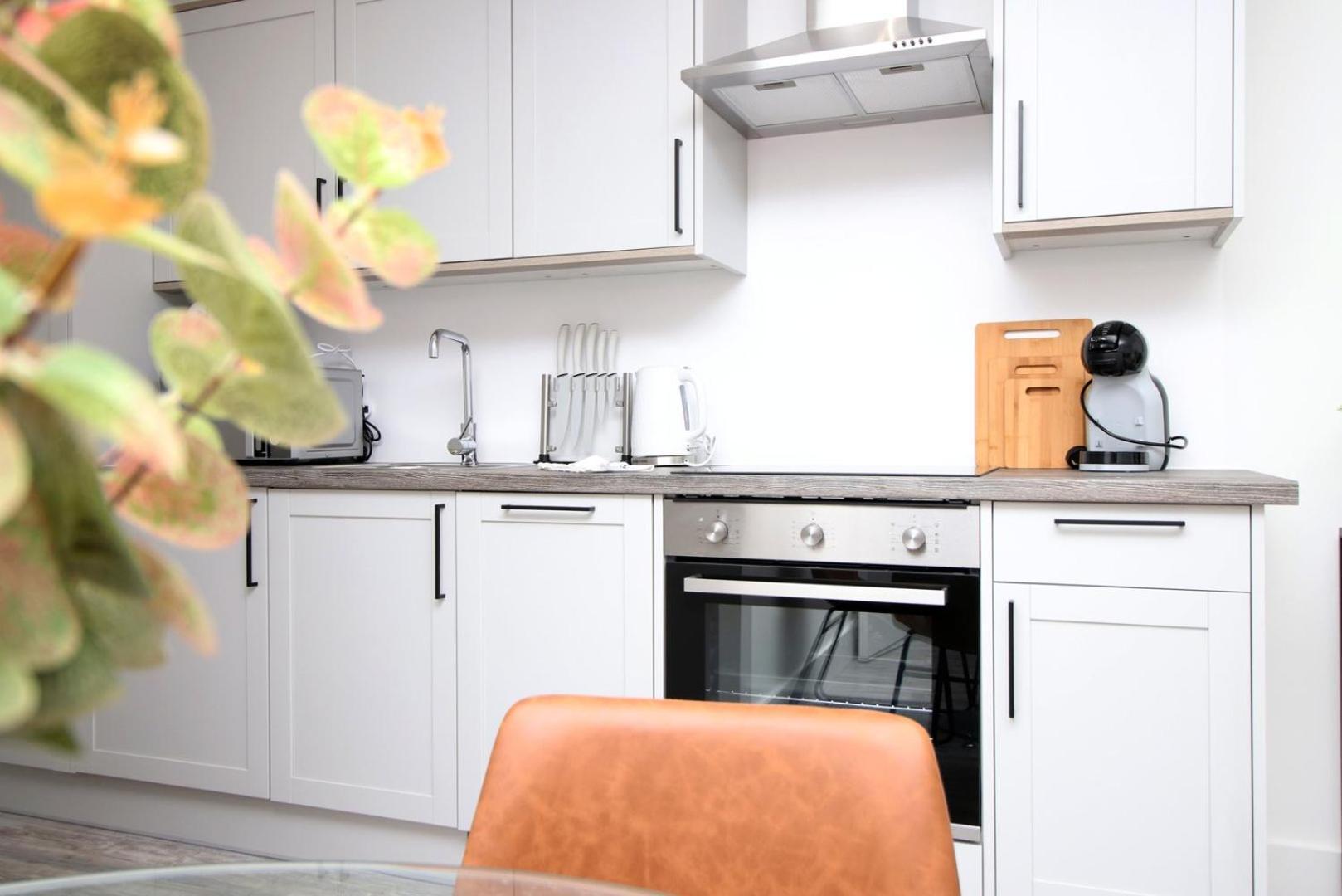 2 Bedroom With Free Parking *