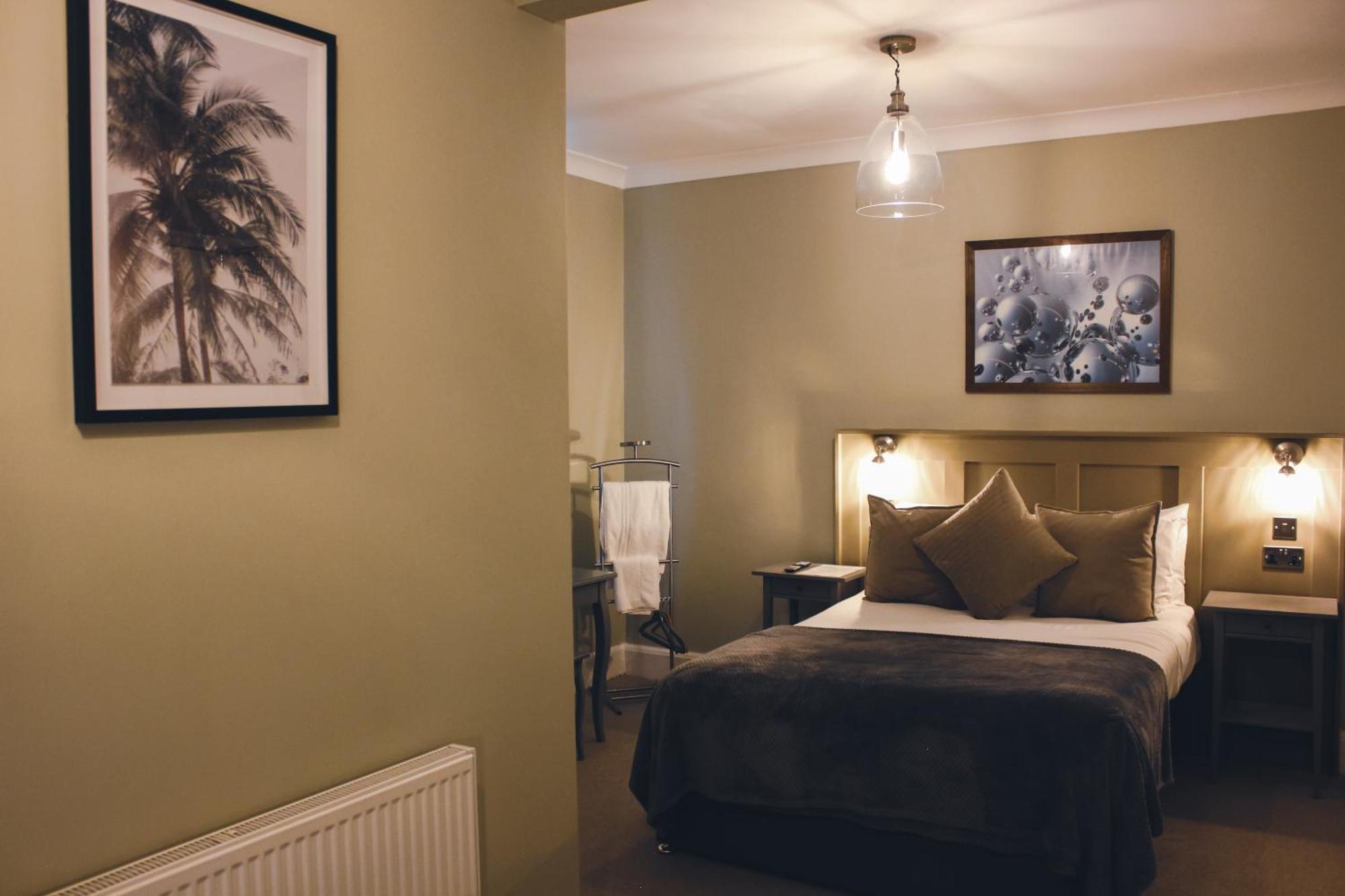 The Kings Arms 3* Swindon